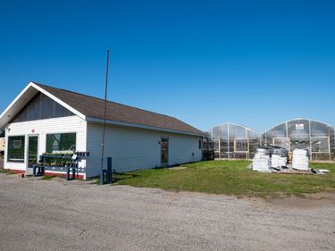 8627 Cleveland Avenue, Baroda, MI 49101