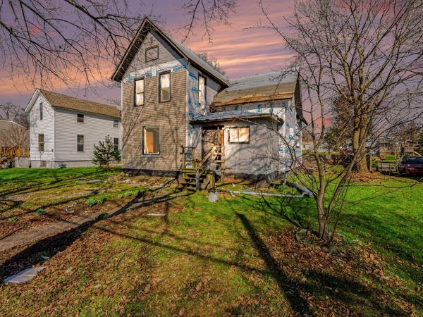 606 8th Street, Three Rivers, MI 49093