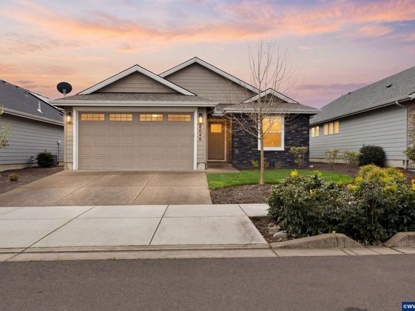 2045 SE Academy St, Dallas, OR 97338