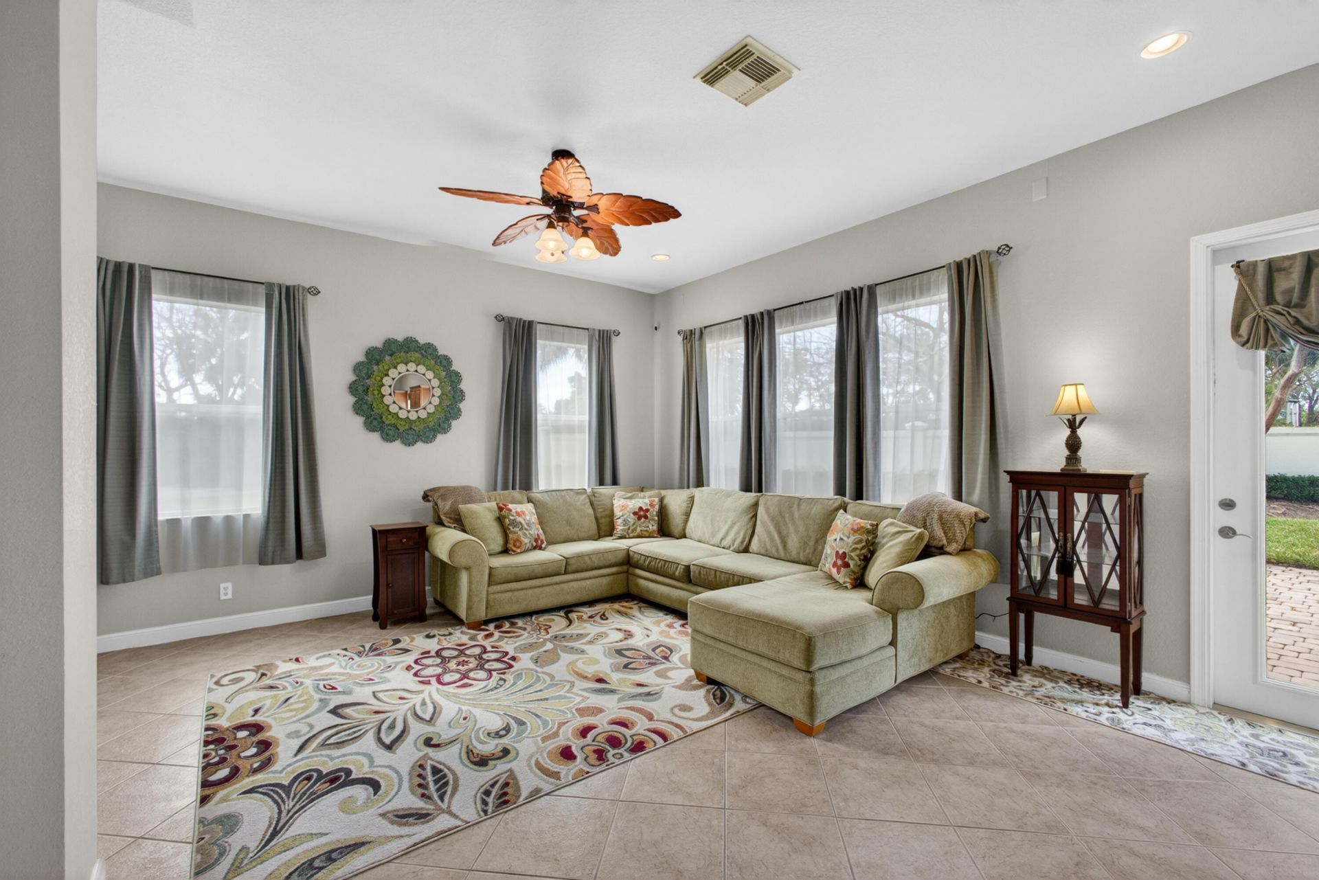 659 Cresta Circle, West Palm Beach, FL 33413 Photo