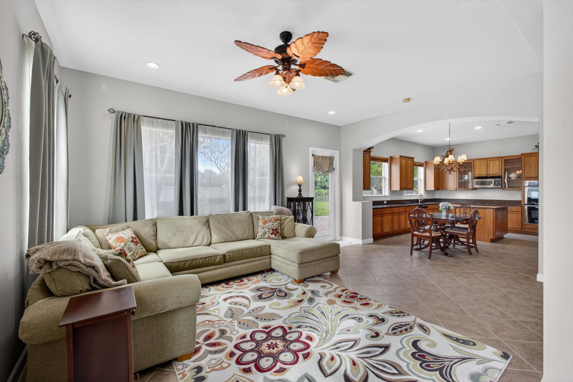 659 Cresta Circle, West Palm Beach, FL 33413 Photo