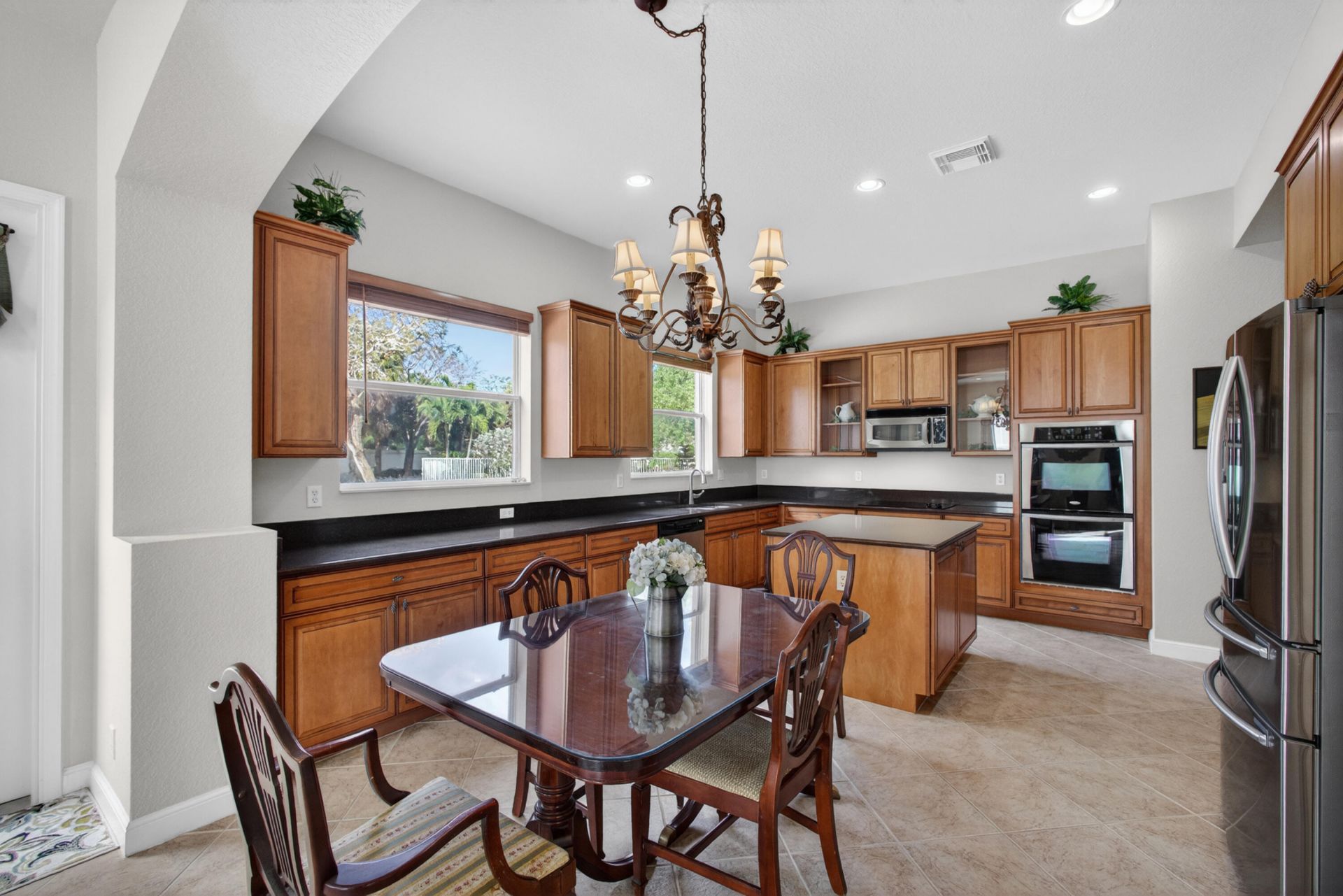 659 Cresta Circle, West Palm Beach, FL 33413 Photo