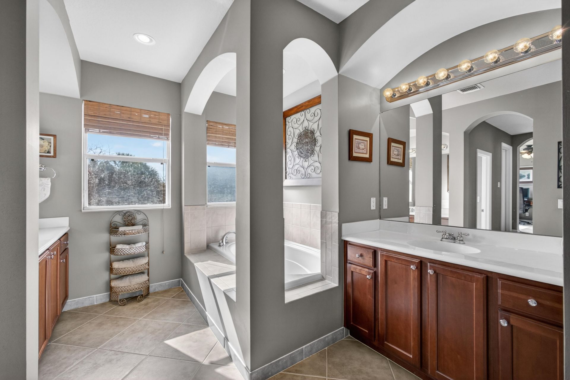 659 Cresta Circle, West Palm Beach, FL 33413 Photo