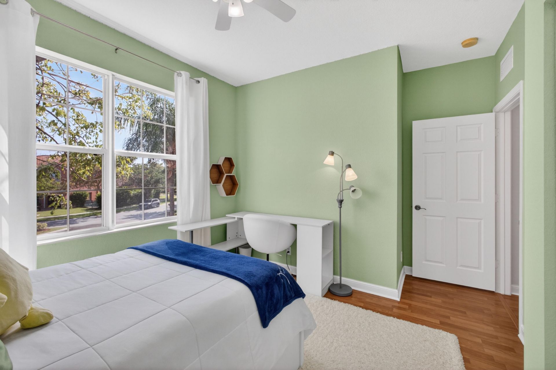 659 Cresta Circle, West Palm Beach, FL 33413 Photo