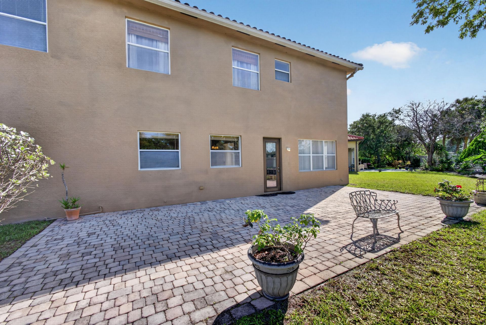 659 Cresta Circle, West Palm Beach, FL 33413 Photo