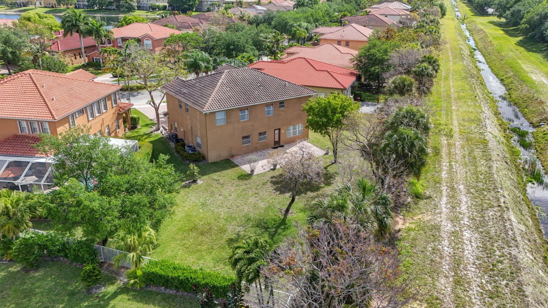 659 Cresta Circle, West Palm Beach, FL 33413 Photo