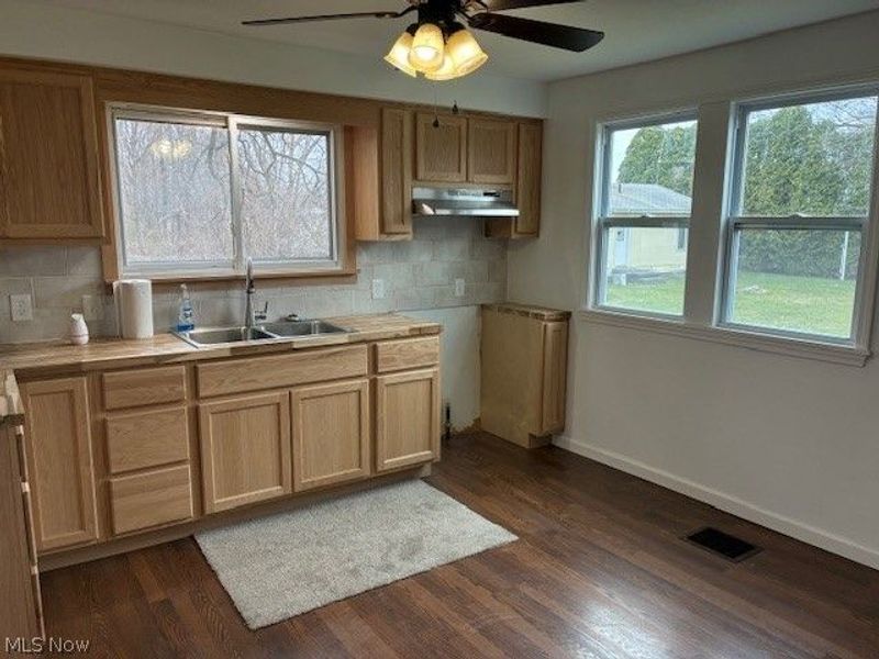 792 Allison Avenue NW, Warren, OH 44483 Photo 5