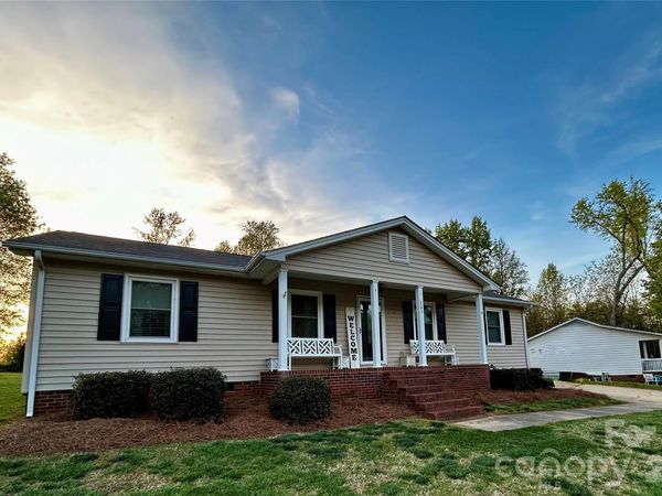 205 Linville Court , Bessemer City, NC 28016