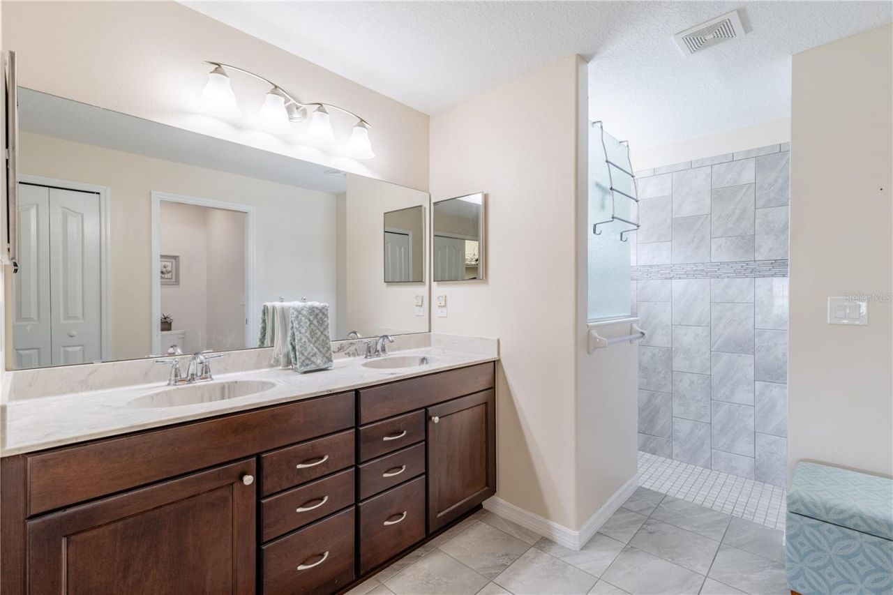 27118 Roanoke Drive, Leesburg, FL 34748 Photo