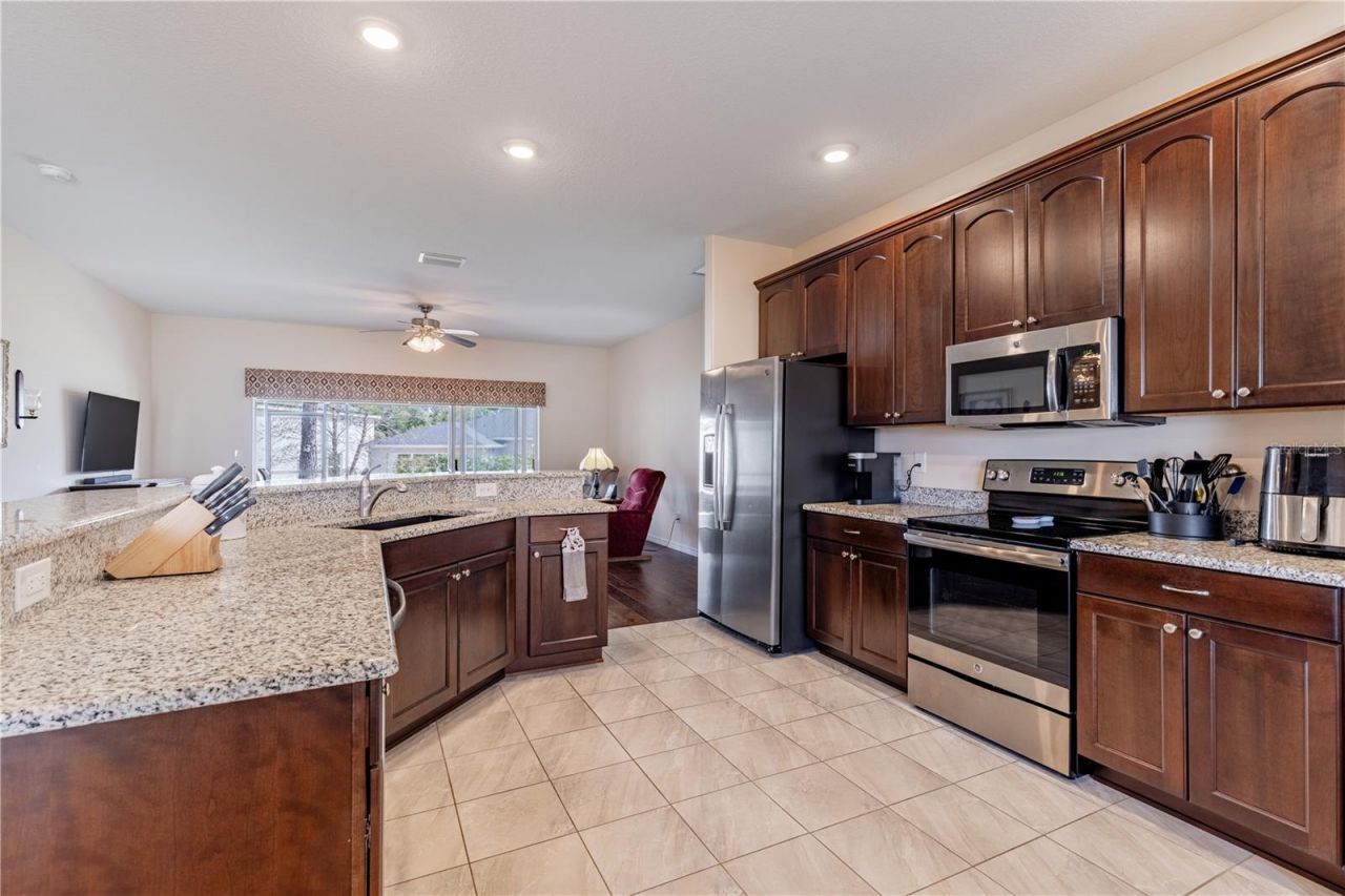 27118 Roanoke Drive, Leesburg, FL 34748 Photo