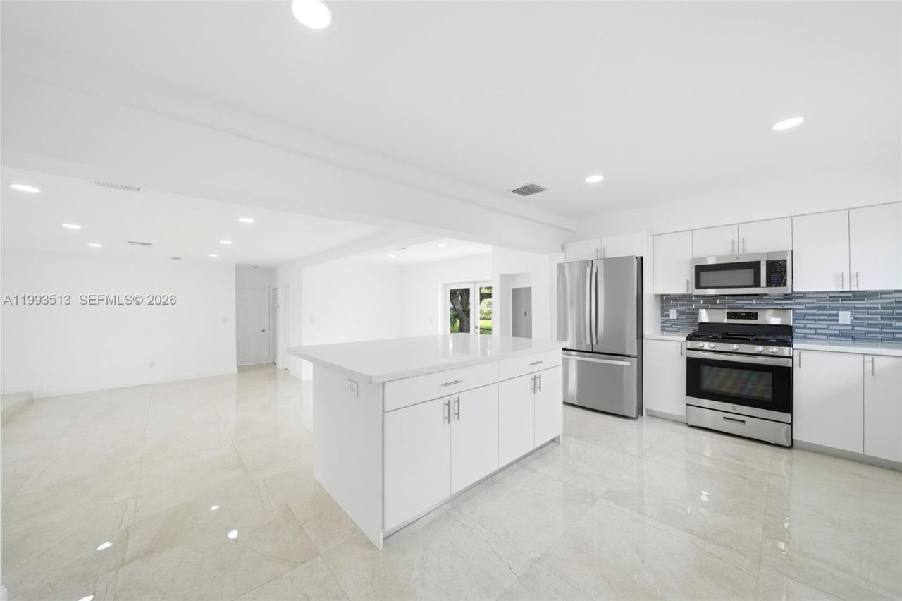 2410 NW 155th Ter , Miami Gardens, FL 33054 Photo