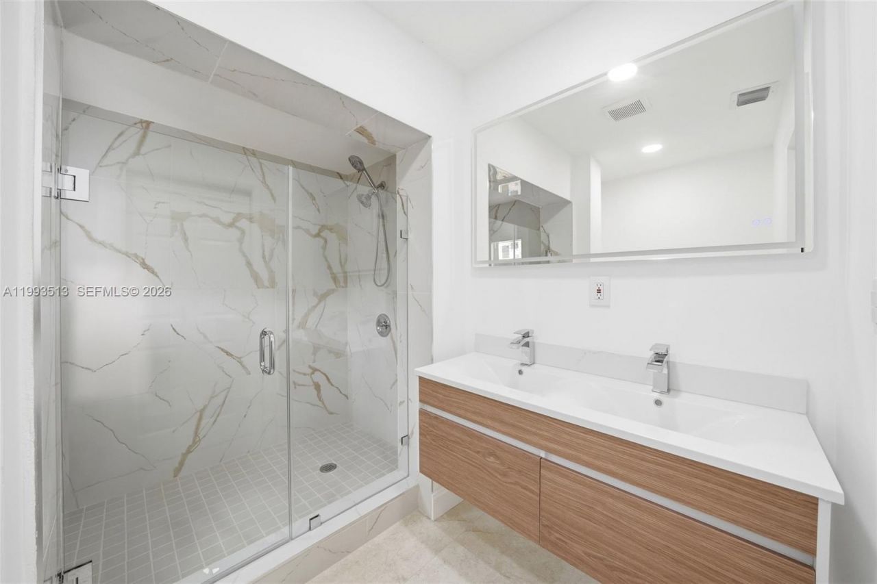 2410 NW 155th Ter , Miami Gardens, FL 33054 Photo