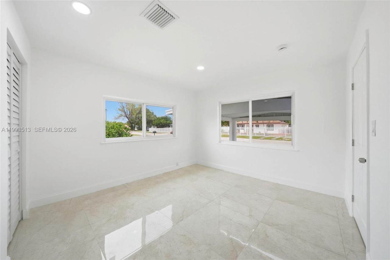 2410 NW 155th Ter , Miami Gardens, FL 33054 Photo