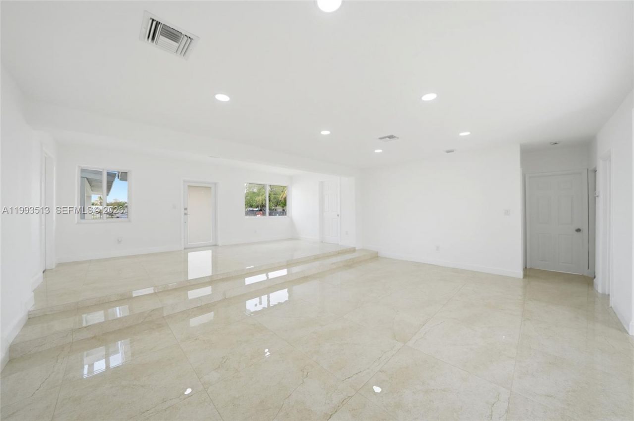 2410 NW 155th Ter , Miami Gardens, FL 33054 Photo