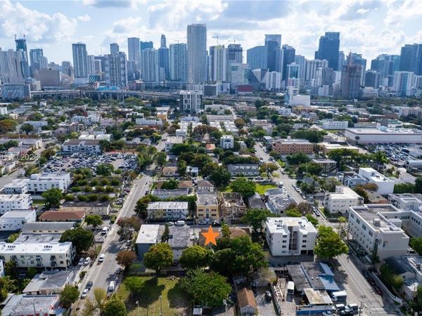 516 SW 7th Ct , Miami, FL 33130