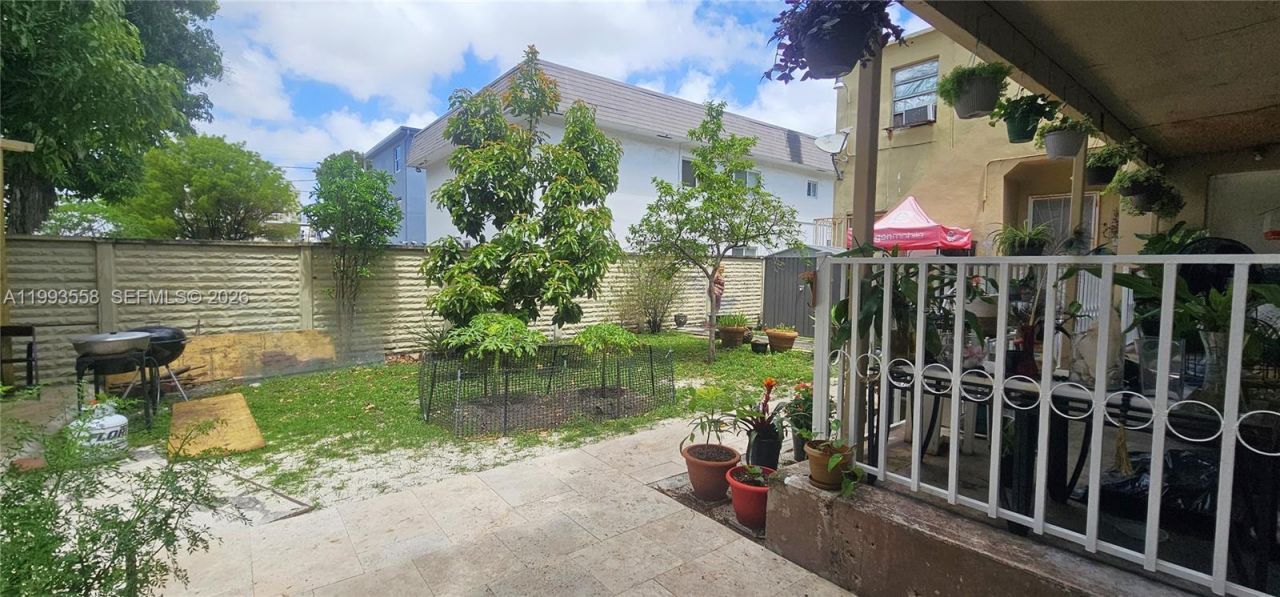 516 SW 7th Ct, Miami, FL 33130 Photo