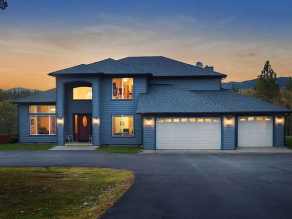 547 Jackpine Drive, Grants Pass, OR 97526