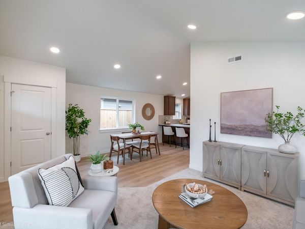 2837 NW Sterling Drive, Redmond, OR 97756