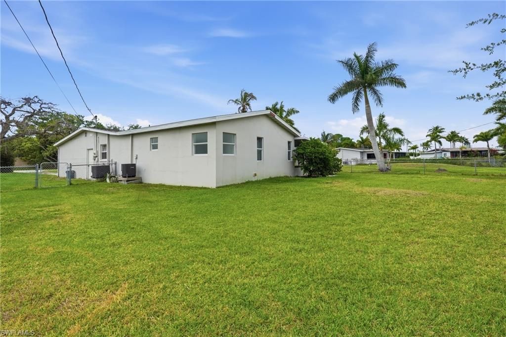 9920 Almetta Ave, Fort Myers, FL 33919 Photo