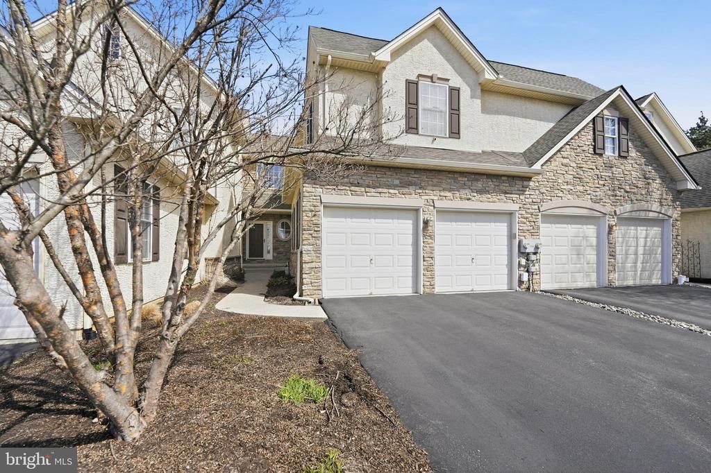 2493 THISTLE ROAD , MACUNGIE, PA 18062