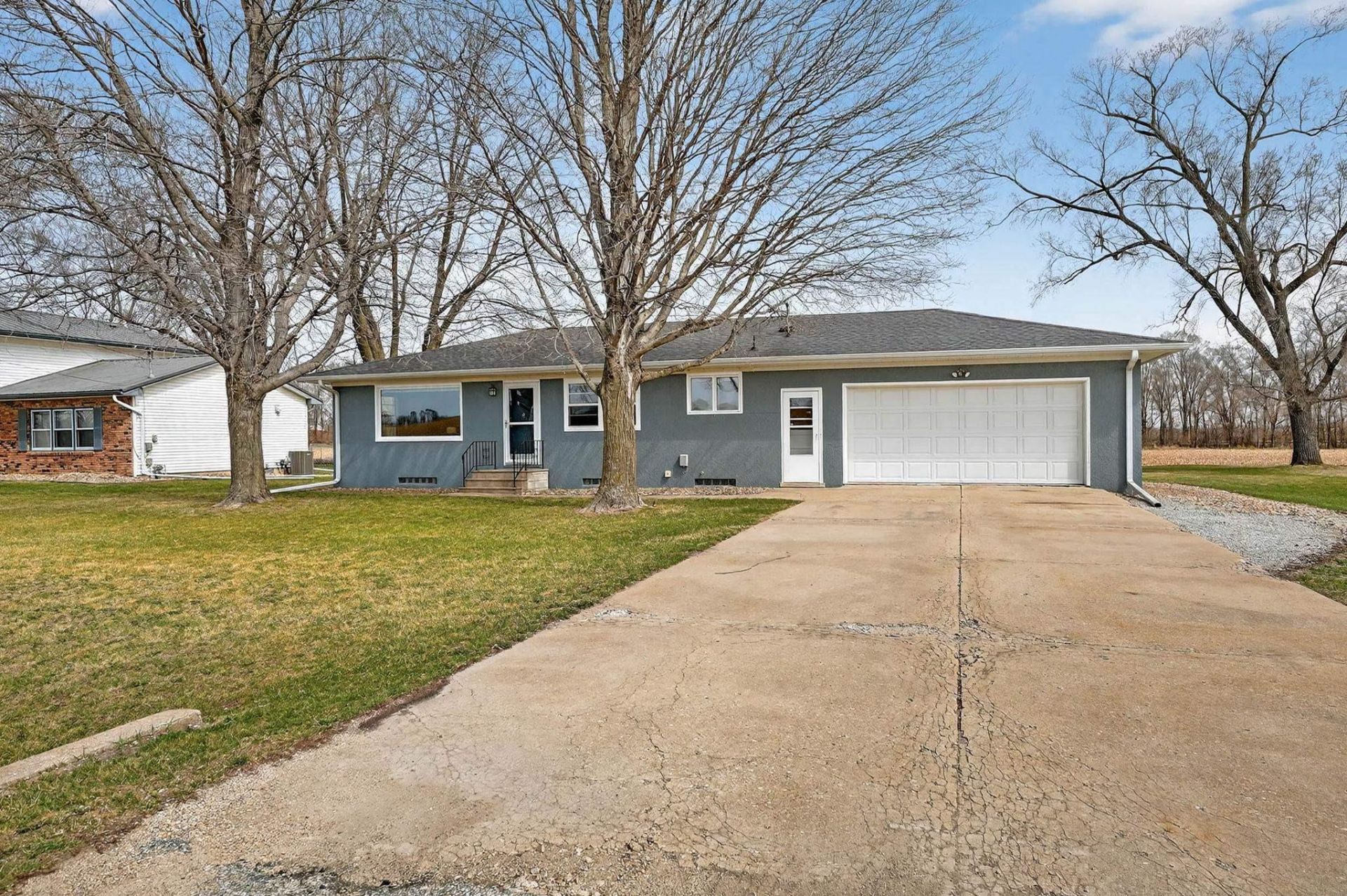 5839 Foulk Road, Waterloo, IA 50702 Main Photo