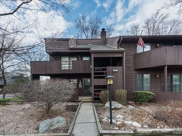 205 E Jolly Road , Lansing, MI 48910