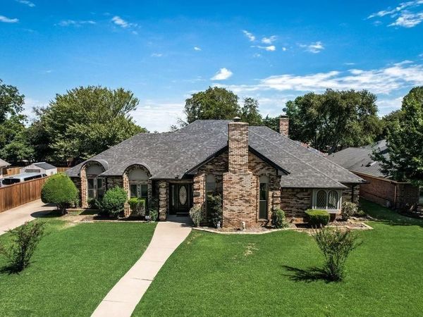 1011 Briar Hill Circle, Duncanville, TX 75137