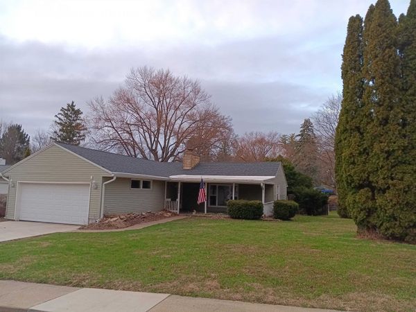 1604 Parkside Court, FREEPORT, IL 61032