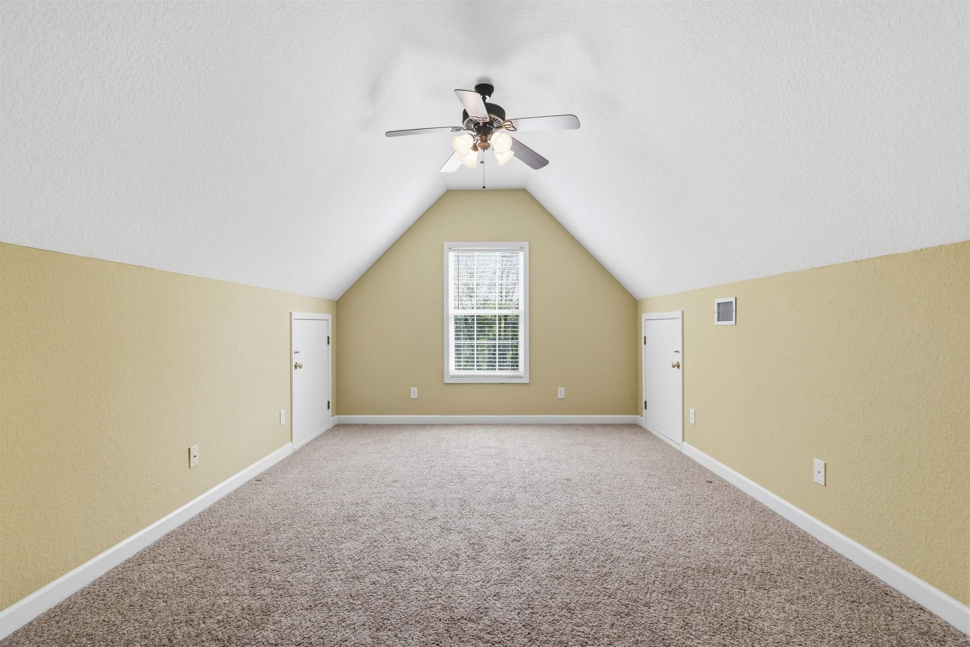 786 Foxtail Dr. Photo 22
