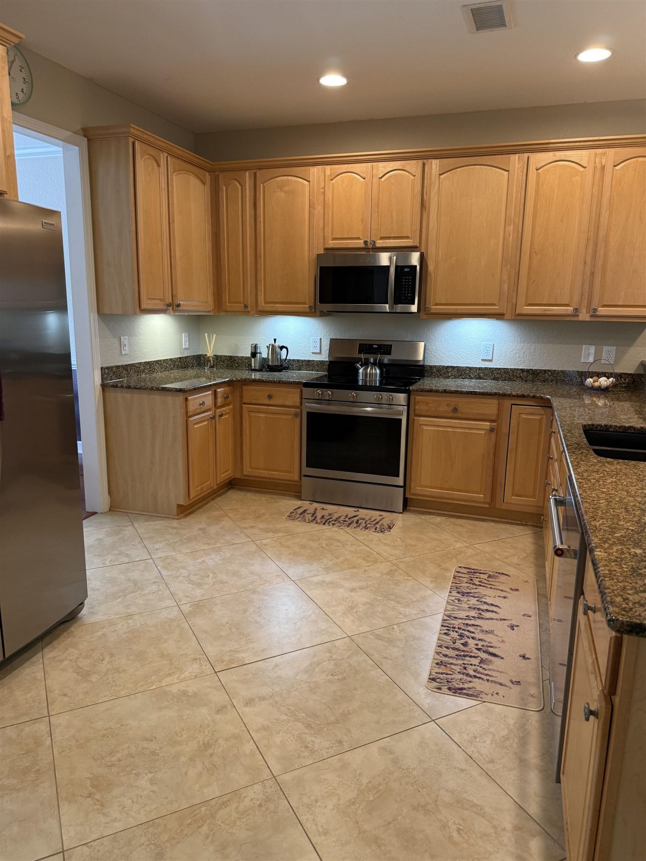 786 Foxtail Dr. Photo 7