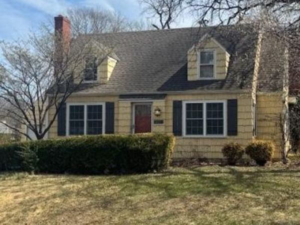5831 WOODWARD Street, Merriam, KS 66202