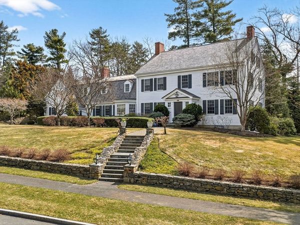 1 Buckingham Ter, Wellesley, MA 02482
