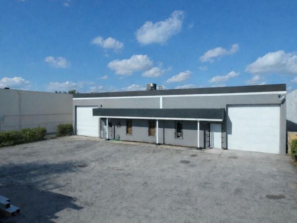 8085 NW 98th Street, Hialeah Gardens, FL 33016