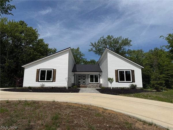 3940 Ellendale Road, Chagrin Falls, OH 44022