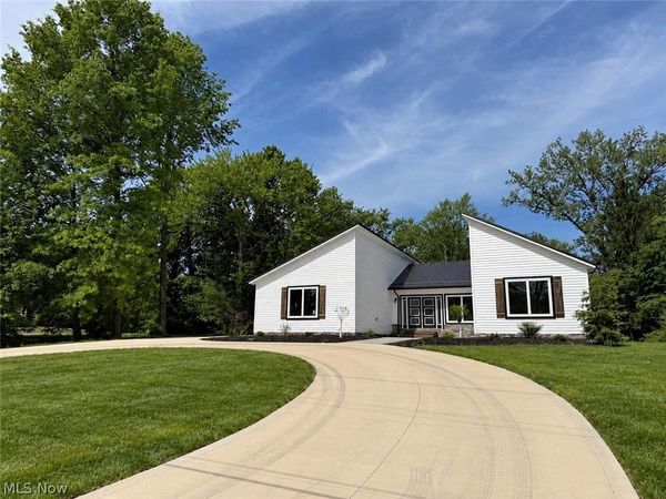 3940 Ellendale Road, Chagrin Falls, OH 44022