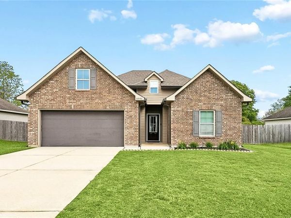 28461 MOLLYS Place, Ponchatoula, LA 70454