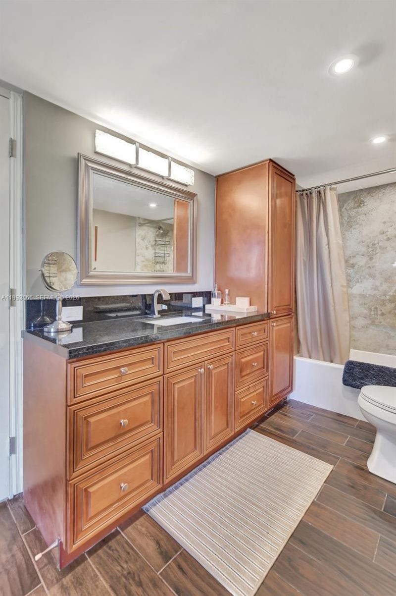 14 Royal Palm Way, Unit 303, Boca Raton, FL 33432 Photo