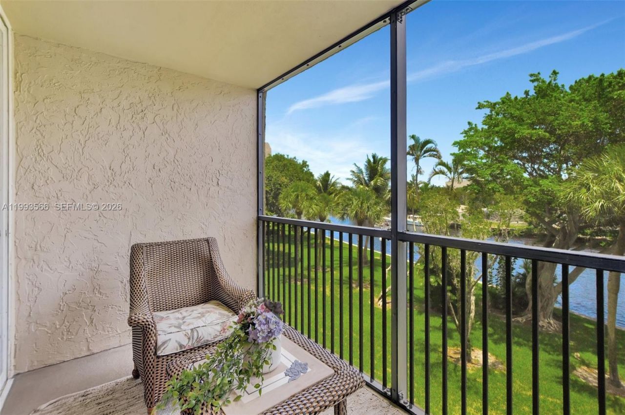 14 Royal Palm Way, Unit 303, Boca Raton, FL 33432 Photo