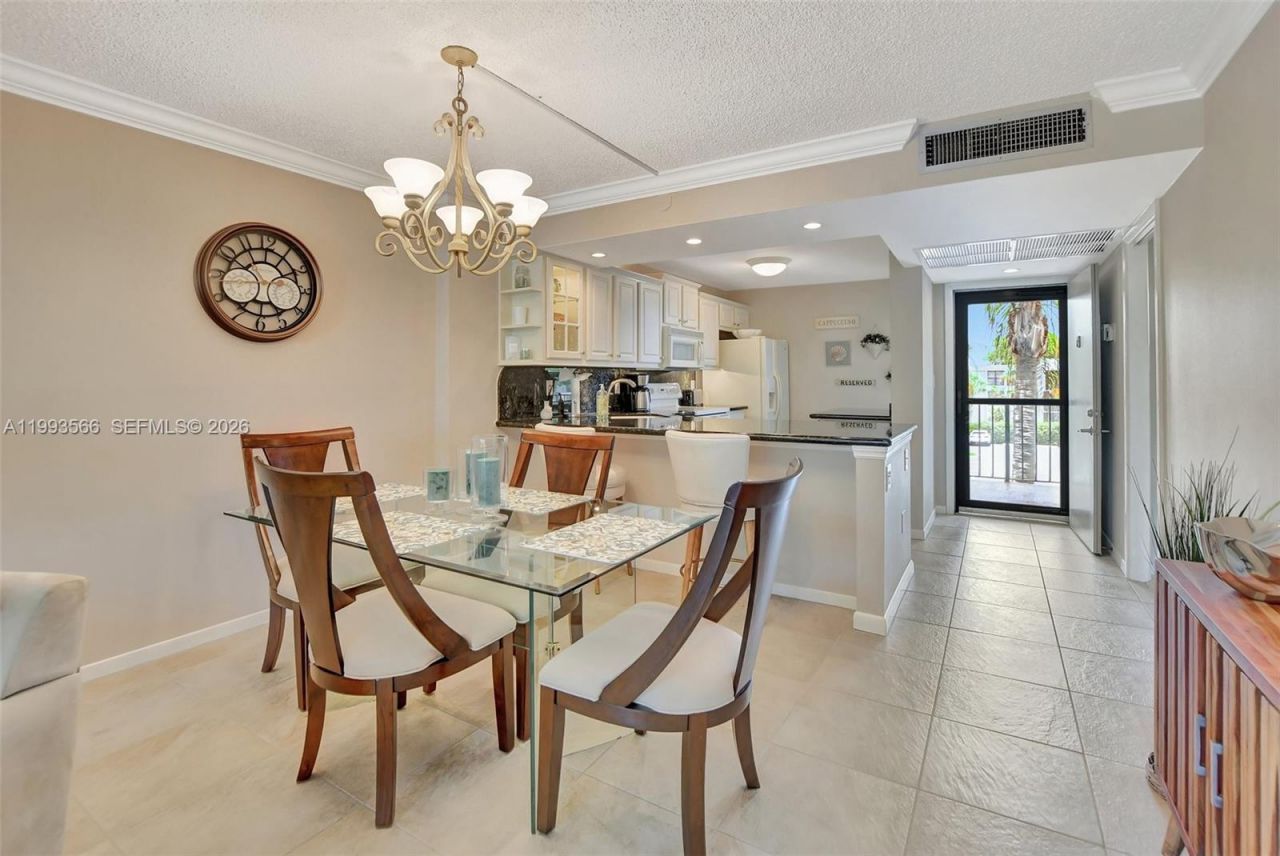 14 Royal Palm Way, Unit 303, Boca Raton, FL 33432 Photo