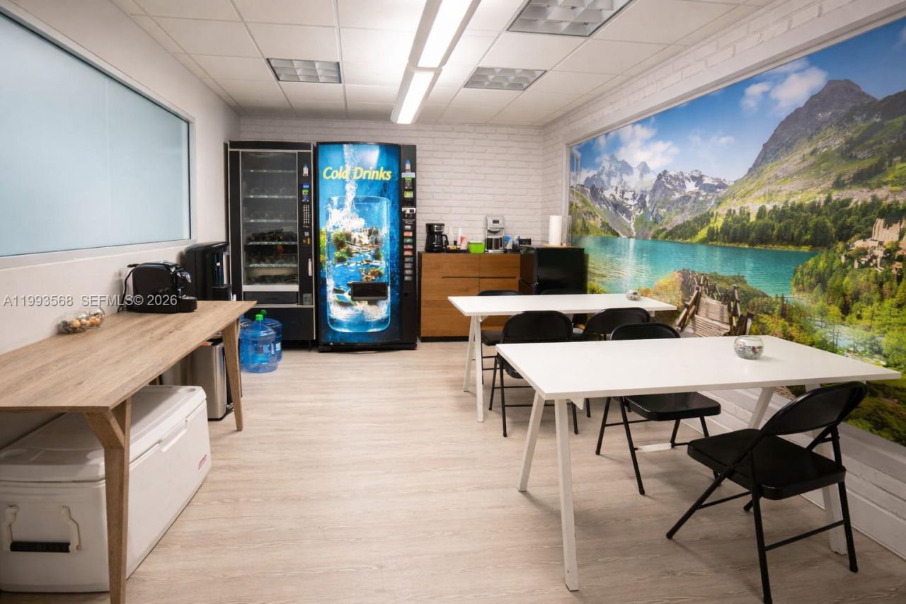 6405 NW 36th St , Virginia Gardens, FL 33166 Photo