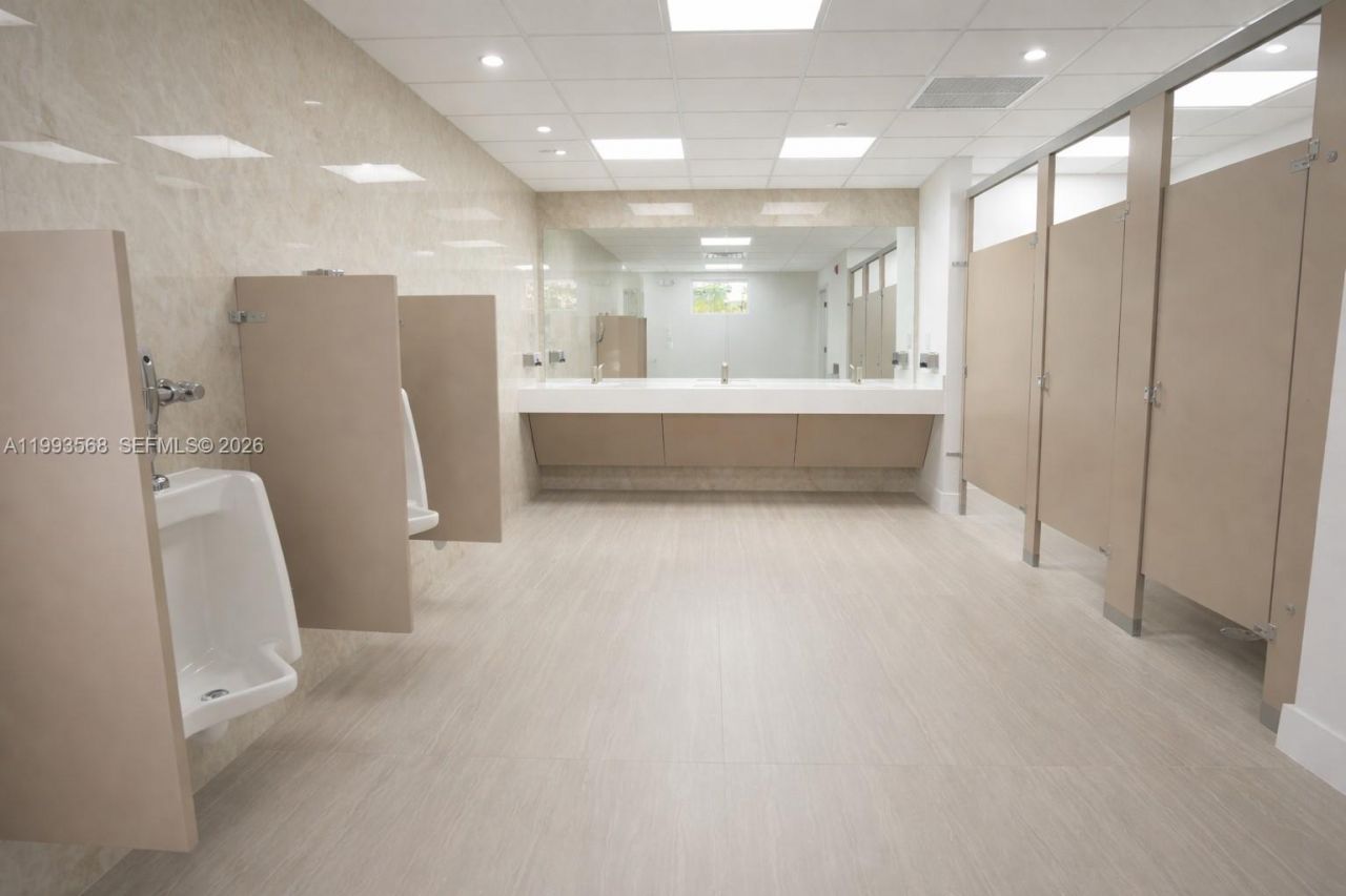 6405 NW 36th St , Virginia Gardens, FL 33166 Photo