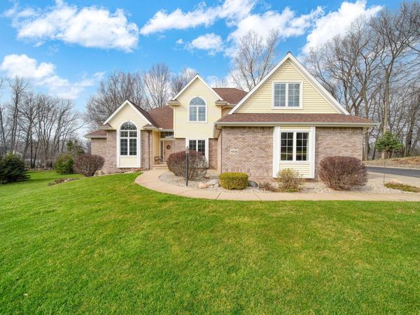 4830 Stonewood Drive, Jackson, MI 49201