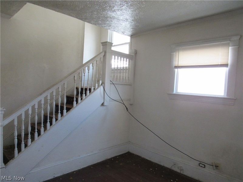 9618 Raymond Avenue, Cleveland, OH 44104 Photo 2