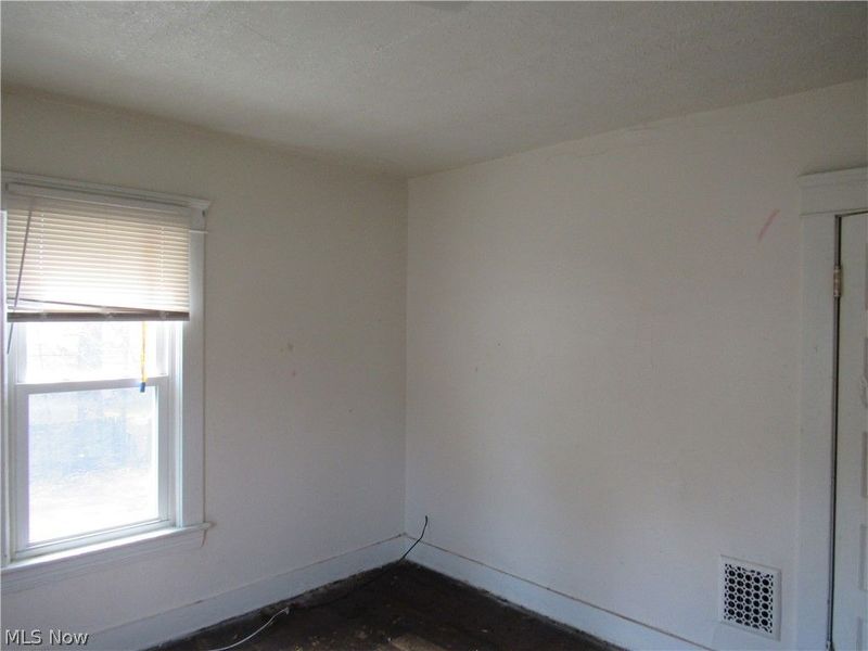 9618 Raymond Avenue, Cleveland, OH 44104 Photo 24