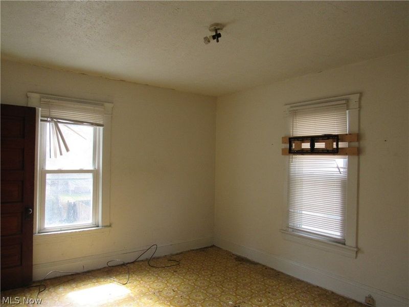 9618 Raymond Avenue, Cleveland, OH 44104 Photo 25