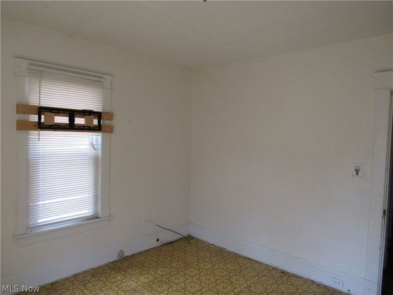 9618 Raymond Avenue, Cleveland, OH 44104 Photo 29