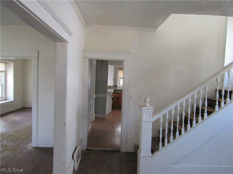 9618 Raymond Avenue, Cleveland, OH 44104 Photo 3