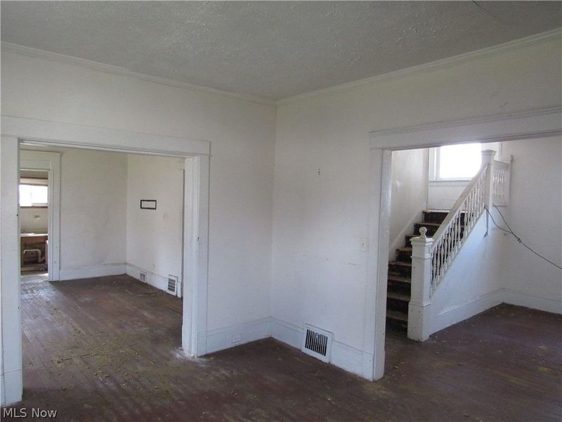 9618 Raymond Avenue, Cleveland, OH 44104 Photo 7