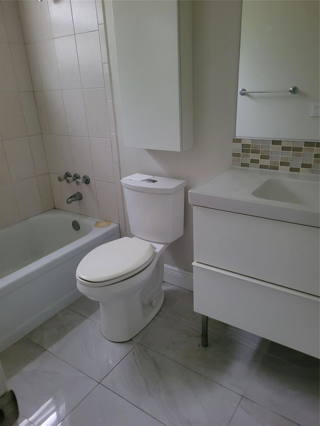 4805 NW 35th Street, Unit 416, Lauderdale Lakes, FL 33319 Photo