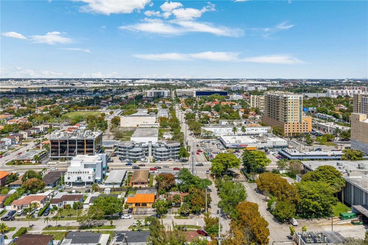 4301 SW 1st St, Miami, FL 33134 Photo